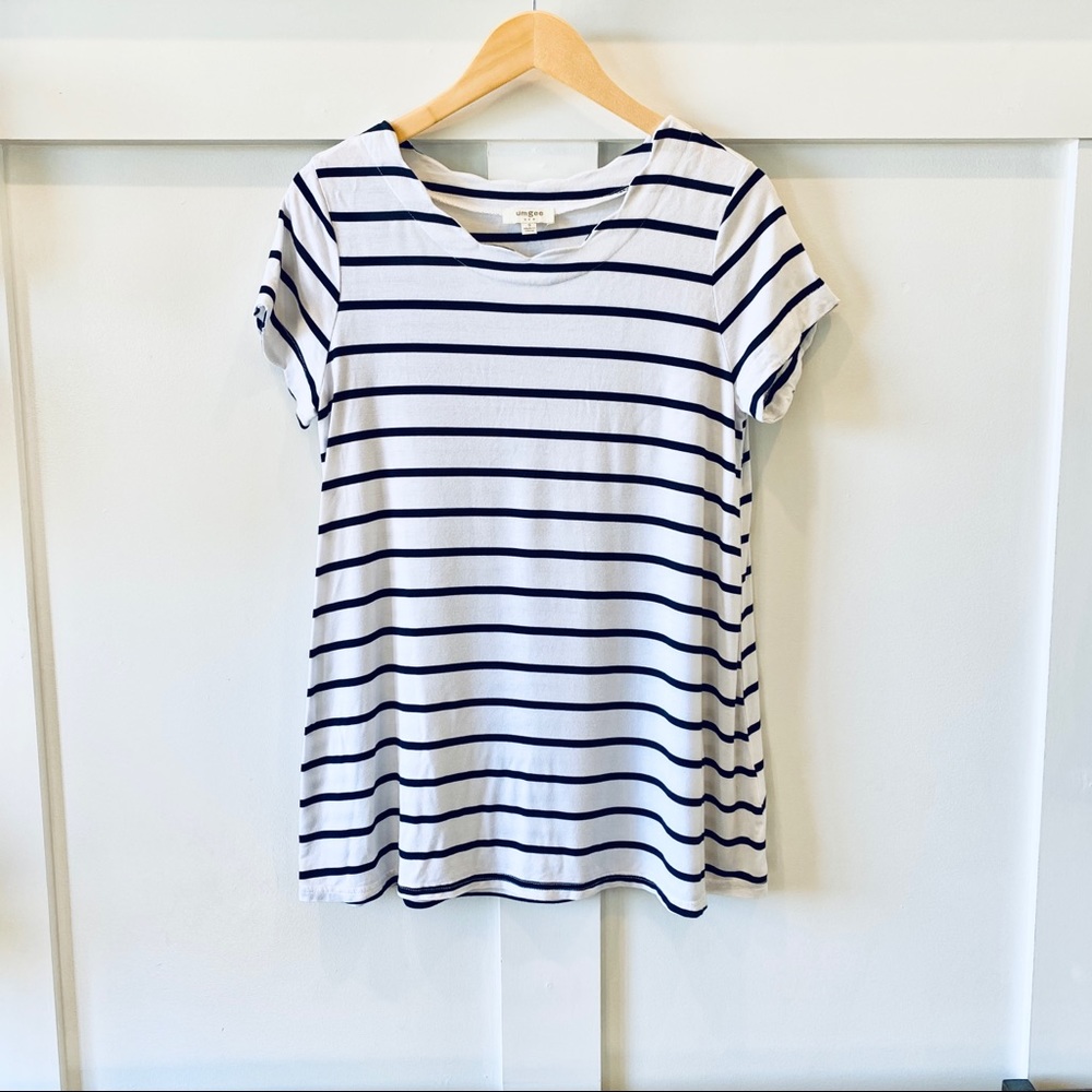 Umgee striped, scalloped swing top
